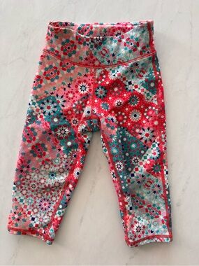 GapFit Girls XS Cropped Leggings Geometric Print Pink Multicolor Gym Stretch